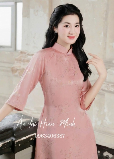 Áo dài Gấm cách tân màu hồng phối chân váy